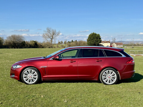 Jaguar XF D V6 PORTFOLIO SPORTBRAKE One Owner From New 5