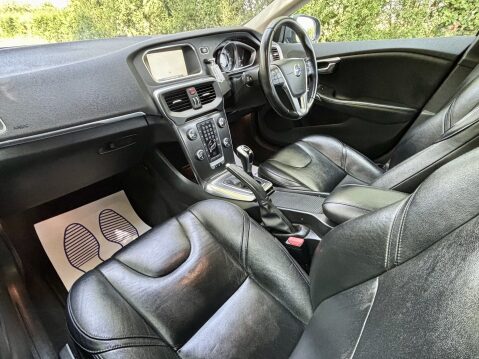 Volvo V40 D3 SE LUX NAV LEATHER ULEZ Compliant £20 Tax 3