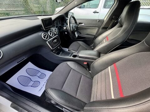 Mercedes-Benz A Class A180 BLUEEFFICIENCY SE 10