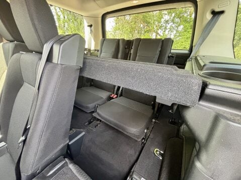 Land Rover Discovery 4 SDV6 GS One Lady Owner Full Land Rover Dealer History STUNNING EXAMPLE 13