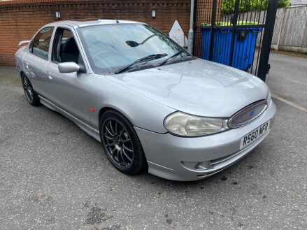Ford Mondeo 2.5 ST-24 4dr