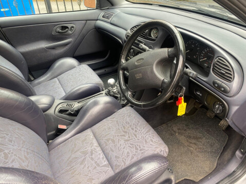 Ford Mondeo 2.5 ST-24 4dr 9