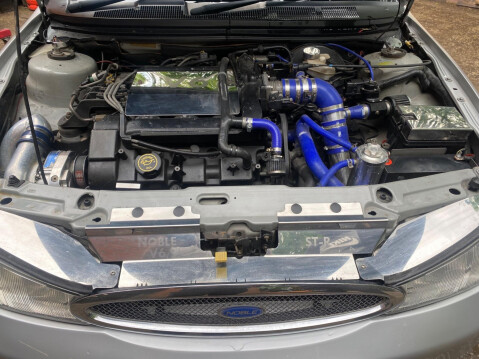 Ford Mondeo 2.5 ST-24 4dr 27