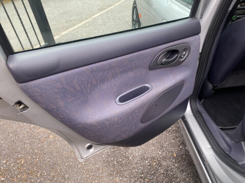 Ford Mondeo 2.5 ST-24 4dr 17