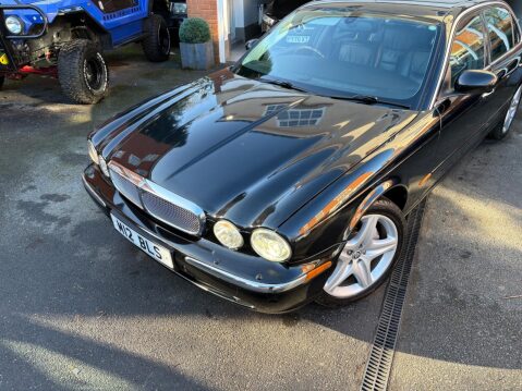Jaguar XJ 4.2 Super LWB Saloon 4dr 3