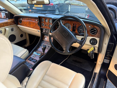 Bentley Azure Convertible Turbo V8 11