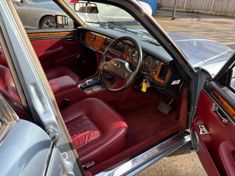 Daimler Double Six 15