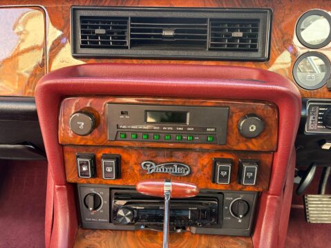 Daimler Double Six 24