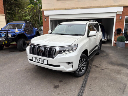Toyota Land Cruiser 2.8D Invincible Auto 4WD Euro 6 (s/s) 5dr (7 Seat)