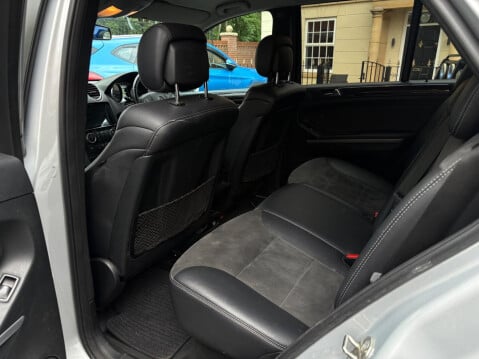 Mercedes-Benz M Class 3.0 ML350 CDI V6 BlueEfficiency Sport Tiptronic 4WD Euro 5 5dr 11