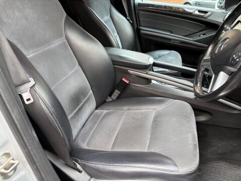 Mercedes-Benz M Class 3.0 ML350 CDI V6 BlueEfficiency Sport Tiptronic 4WD Euro 5 5dr 12