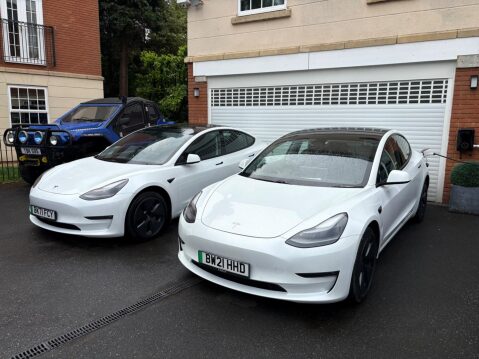 Tesla Model 3 (Dual Motor) Long Range Auto 4WDE 4dr 1
