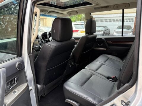 Mitsubishi Shogun 3.2 DI-DC SG3 Auto 4WD Euro 5 5dr LWB 15