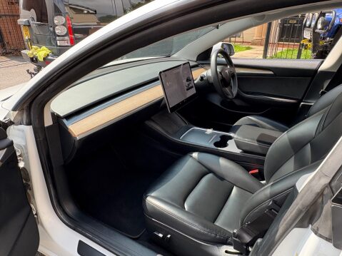 Tesla Model 3 (Dual Motor) Long Range Auto 4WDE 4dr 9