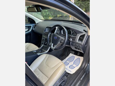 Volvo XC60 D5 SE LUX NAV AWD 8