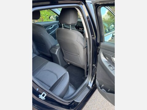 Hyundai i30 T-GDI SE 9