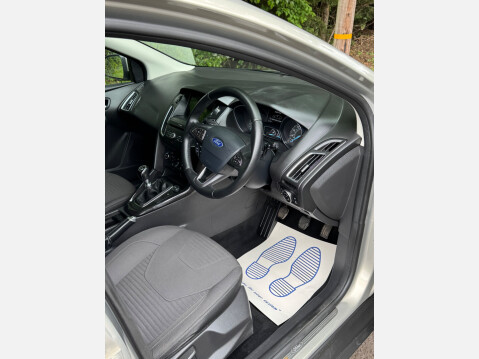 Ford Focus TITANIUM 7