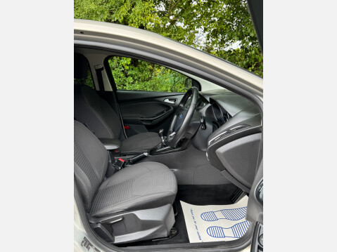 Ford Focus TITANIUM 8