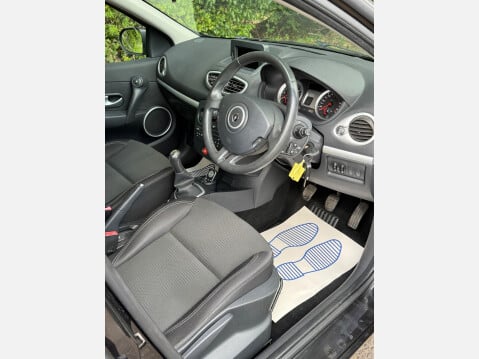 Renault Clio DYNAMIQUE TOMTOM 16V 7