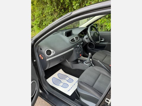Renault Clio DYNAMIQUE TOMTOM 16V 12