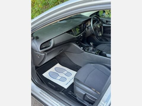 Vauxhall Insignia TECH LINE NAV 12