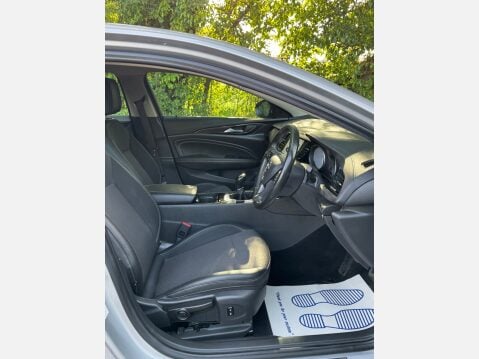 Vauxhall Insignia TECH LINE NAV 8