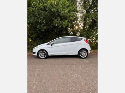 Ford Fiesta TITANIUM 4