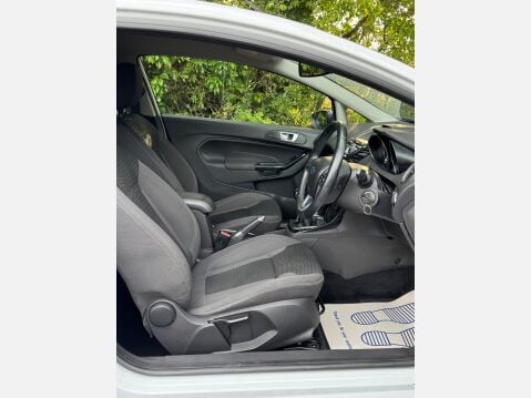 Ford Fiesta TITANIUM 8