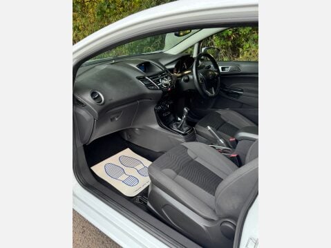 Ford Fiesta TITANIUM 11