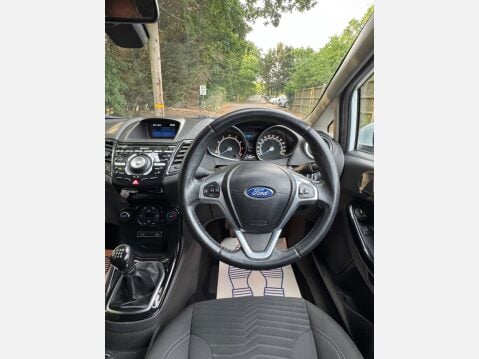 Ford Fiesta TITANIUM 10