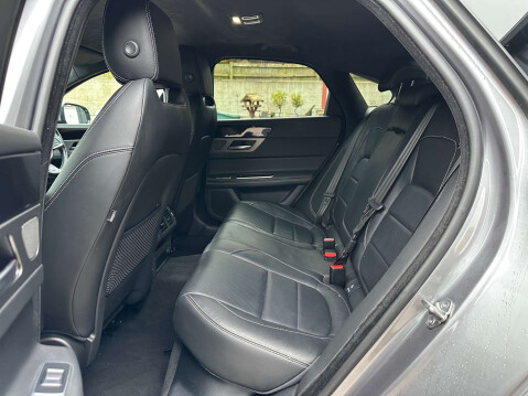 Jaguar XF 2.0 XF Chequered Flag D Auto 4dr 31