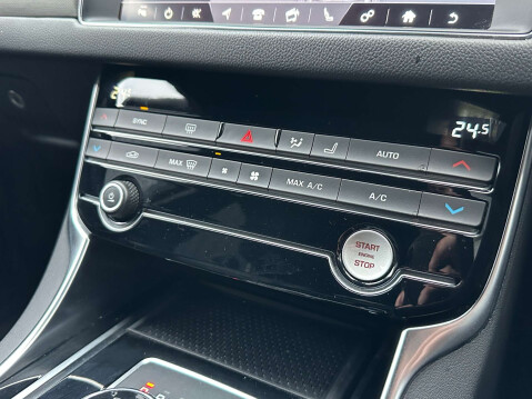 Jaguar XF 2.0 XF Chequered Flag D Auto 4dr 15