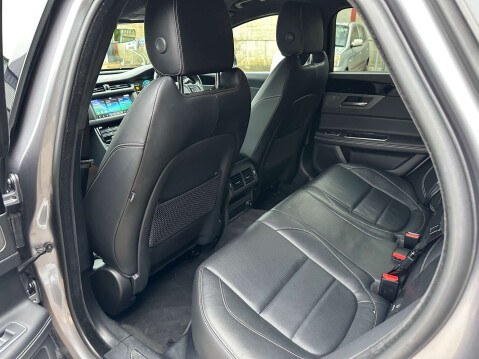 Jaguar XF 2.0 XF Chequered Flag D Auto 4dr 32