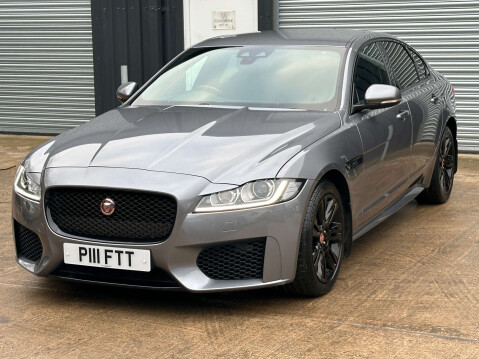 Jaguar XF 2.0 XF Chequered Flag D Auto 4dr 3
