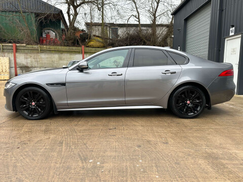 Jaguar XF 2.0 XF Chequered Flag D Auto 4dr 7
