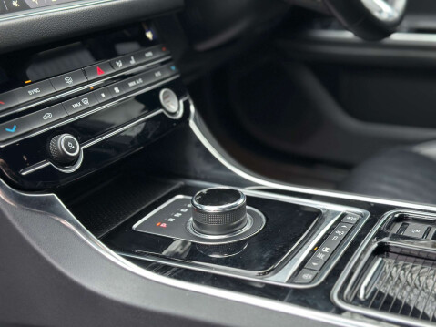 Jaguar XF 2.0 XF Chequered Flag D Auto 4dr 25