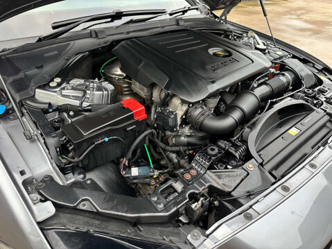 Jaguar XF 2.0 XF Chequered Flag D Auto 4dr 35
