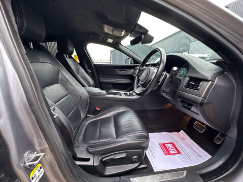 Jaguar XF 2.0 XF Chequered Flag D Auto 4dr 42