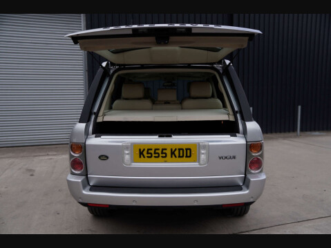 Land Rover Range Rover 4.4 Range Rover Vogue V8 Auto 4WD 5dr 19