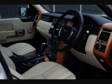 Land Rover Range Rover 4.4 Range Rover Vogue V8 Auto 4WD 5dr 30