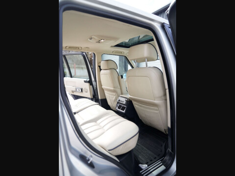 Land Rover Range Rover 4.4 Range Rover Vogue V8 Auto 4WD 5dr 44