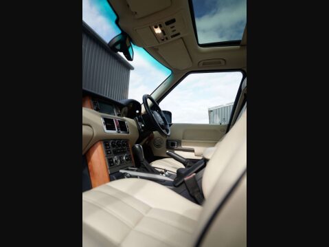 Land Rover Range Rover 4.4 Range Rover Vogue V8 Auto 4WD 5dr 47