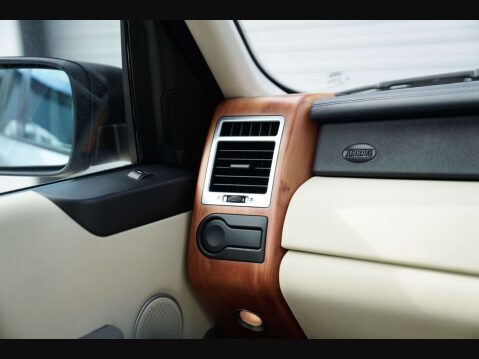 Land Rover Range Rover 4.4 Range Rover Vogue V8 Auto 4WD 5dr 42