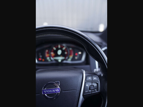 Volvo XC60 2.0 XC60 R-Design D4 Auto 5dr 75