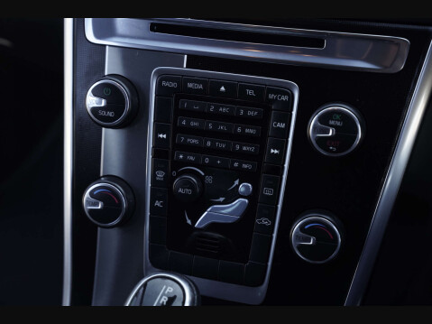 Volvo XC60 2.0 XC60 R-Design D4 Auto 5dr 58