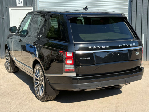 Land Rover Range Rover 3.0 Range Rover Vogue TDV6 Auto 4WD 5dr 4