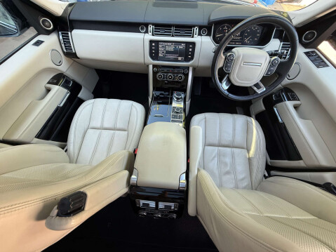 Land Rover Range Rover 3.0 Range Rover Vogue TDV6 Auto 4WD 5dr 14