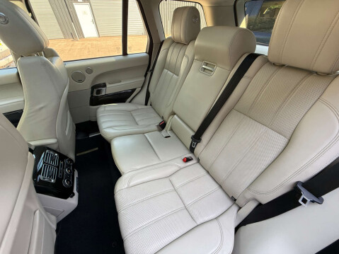 Land Rover Range Rover 3.0 Range Rover Vogue TDV6 Auto 4WD 5dr 22