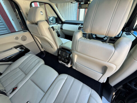 Land Rover Range Rover 3.0 Range Rover Vogue TDV6 Auto 4WD 5dr 24