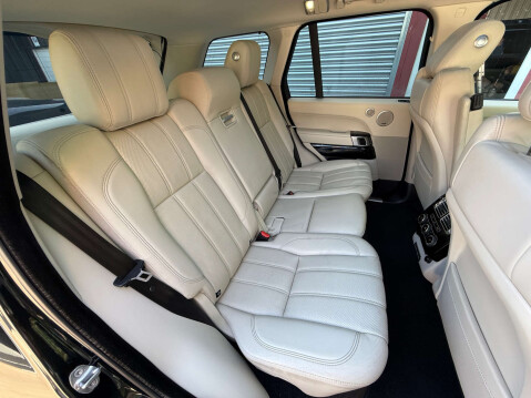 Land Rover Range Rover 3.0 Range Rover Vogue TDV6 Auto 4WD 5dr 25